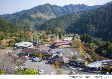 Autumn leaves of Roadside Station Ume 96291275