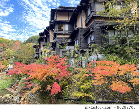 Autumn leaves of Kurokawa Onsen Autumn leaves of Kurokawa Onsen 96292703