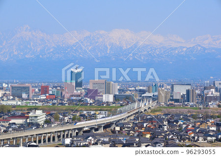 富山市的春天，來自吳羽山 96293055
