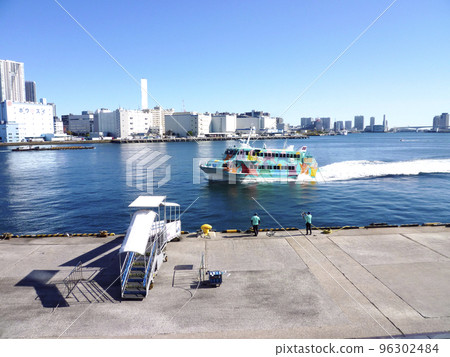 從竹芝客船總站眺望高速噴氣式飛機七島 96302484