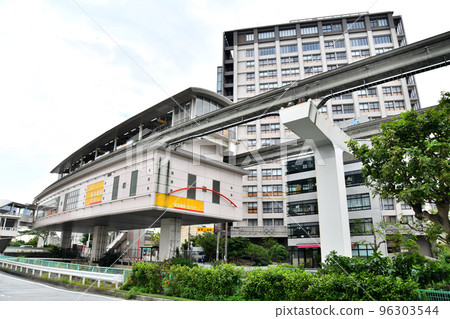Scenery around Miebashi Station (Yui Rail) (Naha City, Okinawa Prefecture) [2022.11] 96303544