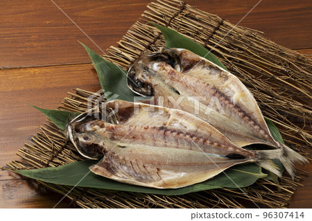 Open horse mackerel 96307414