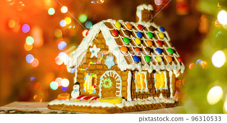 gingerbread house gingerbread house 96310533
