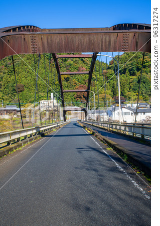 從黑根大橋眺望渡良瀨川的秋景 96317274
