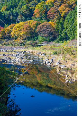 Watarase River Downstream View from Kurohone Bridge Autumn scenery 96317320