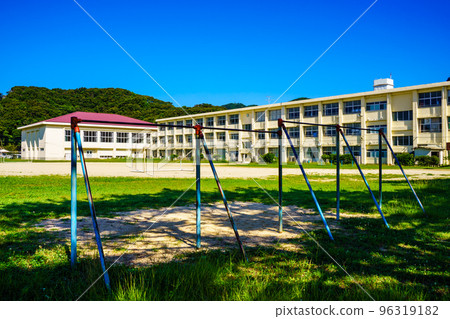 Saikai Municipal Oshima Higashi Elementary School (Osaki Elementary School) closed Historical record [Saikai City] 96319182