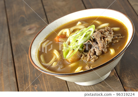 Curry udon with green onion and beef Curry udon with green onion and beef 96319224