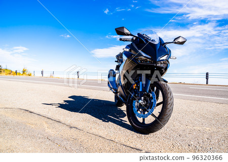 Autumn highland bike touring Shiga Kusatsu Kogen route Late October e-2 High saturation contrast 96320366