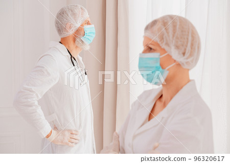 doctors with face mask think are ready to work doctors with face mask think are ready to work 96320617