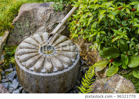 京都府京都市秋葉寺別院雲龍院水琴枯 96321770