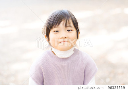 戴著面具的女孩 96323539