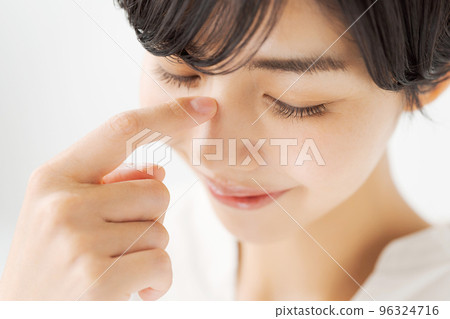 Portrait of women in their twenties 96324716