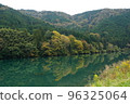 Scenery reflected in the autumn river 96325064