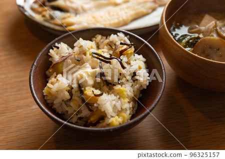 紅薯飯桌 96325157