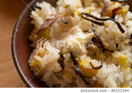 紅薯海帶飯 紅薯海帶飯 96325164