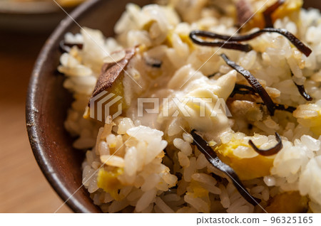 紅薯海帶飯 紅薯海帶飯 96325165