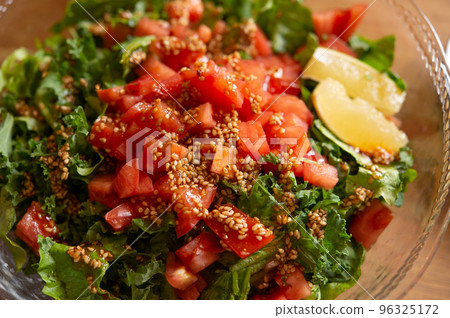 lettuce, tomato and kale salad lettuce, tomato and kale salad 96325172