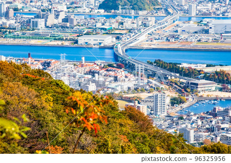 A view of the surrounding city centered on Hiroshima Expressway Route 3 and Hiroshima South Road. You can see all the way from the Otagawa Drainage Channel to Eba Town. A view of the surrounding city centered on Hiroshima Expressway Route 3 and Hiroshima South Road. You can see all the way from the Otagawa Drainage Channel to Eba Town. 96325956