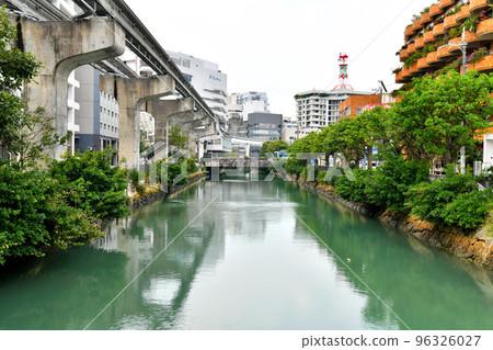 Kumi Bridge / Downstream from Kumoji River / Looking towards Onaribashi (Naha City, Okinawa Prefecture) [2022.11] 96326027