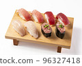壽司白色背景 96327418