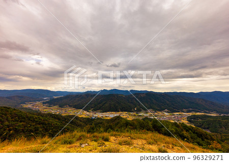 沒有云海的荒谷山（廣島縣廣島市淺田區白木町） 96329271