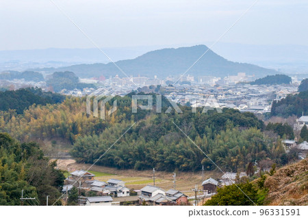 Unebi seen from Asuka Village, Nara Prefecture 96331591