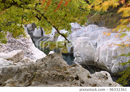 Crescent Waterfall 96332361
