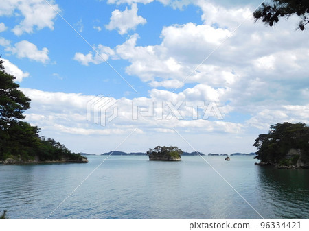 Three Views of Japan Matsushima Sea Three Views of Japan Matsushima Sea 96334421