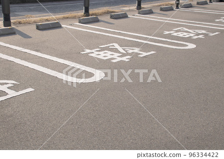 Light car parking lot Light car parking lot 96334422