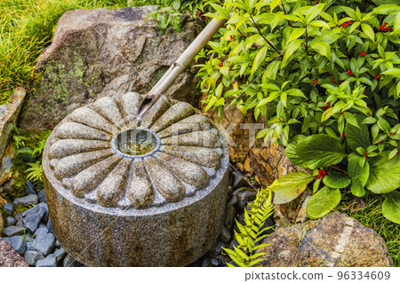 京都府京都市秋葉寺別院雲龍院水琴枯 96334609