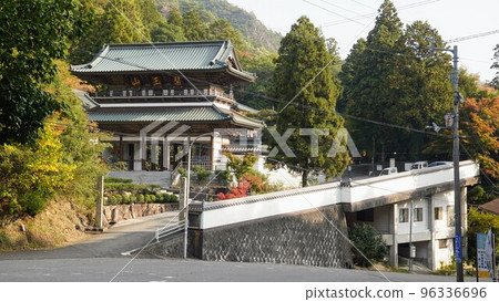 Autumn leaves of Okuboji Temple [Sanuki City, Kagawa Prefecture] 5 96336696