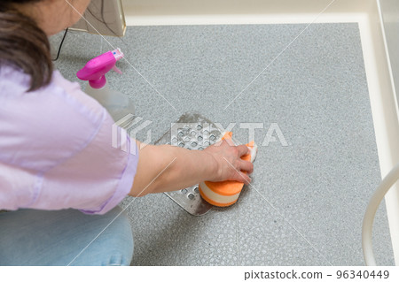 [中間家庭主婦用泡泡清洗浴缸] 96340449