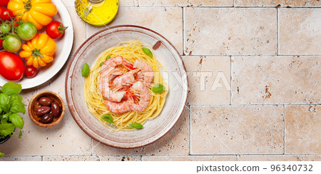 Pasta with shrimps 96340732