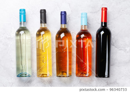 Various wine bottles 96340733