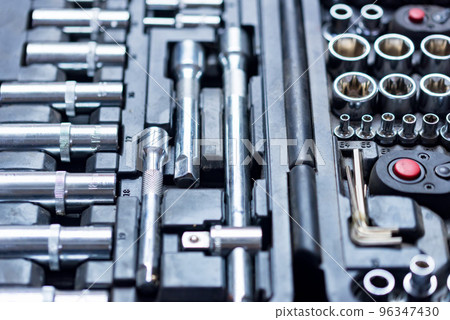 Kit of metallic chrome vanadium tools in workshop 96347430