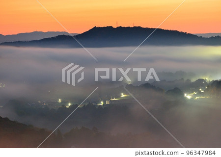 Kamakura mountain cloud sea 96347984