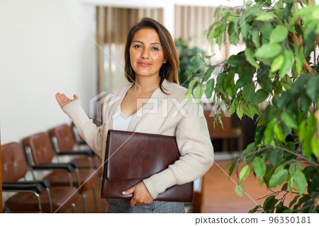 Portrait of successful latino american business woman 96350181