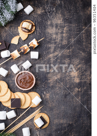 Smores with marshmallow, chocolate and crackers Smores with marshmallow, chocolate and crackers 96351484