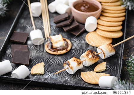 Smores with marshmallow, chocolate and crackers Smores with marshmallow, chocolate and crackers 96351584
