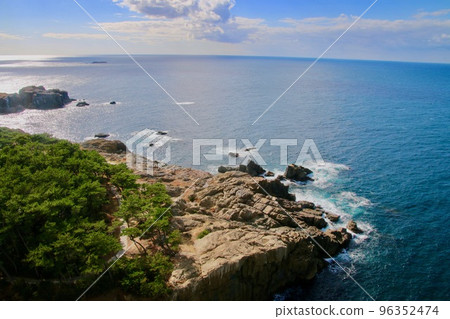 View from Hinomisaki Lighthouse (Izumo City, Shimane Prefecture) View from Hinomisaki Lighthouse (Izumo City, Shimane Prefecture) 96352474