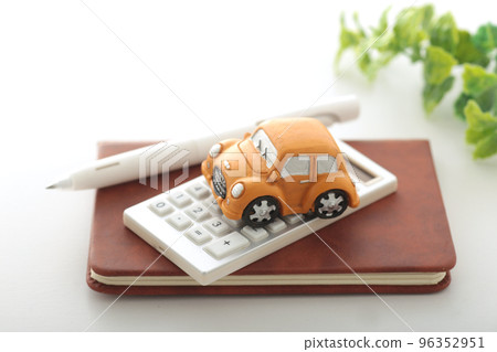 Image of car insurance using miniature cars 96352951
