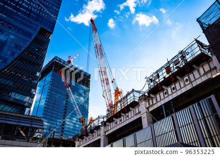 從 Miyamasuzakashita 十字路口附近看到的改造中的東京澀谷站 2022.10 b-2 高飽和度對比度 96353225