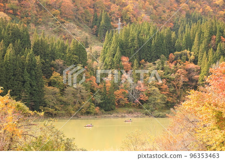 Okuaizu Mugenkyo Pass秋天 96353463