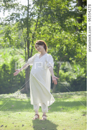 A woman in the moon 96354278