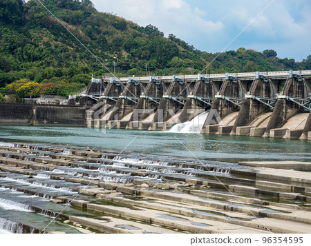 Shih-Kang Dam Reservoir in Taichung, Taiwan. 96354595