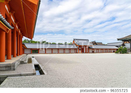 [京都府] 京都御所紫心殿前的南庭園 96355725