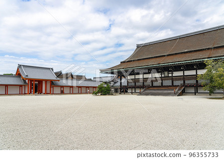 [Kyoto Prefecture] Feel the magnificent atmosphere of the Kyoto Imperial Palace at Shishinden 96355733
