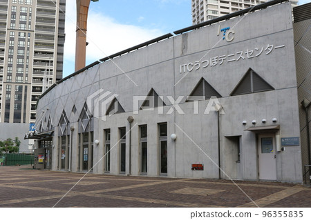 "Utsubo Tennis Center" located in Utsubo Park Nishizono, Utsubo Honmachi, Nishi Ward, Osaka City, Osaka Prefecture "Utsubo Tennis Center" located in Utsubo Park Nishizono, Utsubo Honmachi, Nishi Ward, Osaka City, Osaka Prefecture 96355835