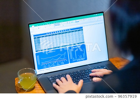 General affairs, clerical work, advertising industry, general clerical work, clerical staff, spreadsheet, graph, female, new employee, cafe General affairs, clerical work, advertising industry, general clerical work, clerical staff, spreadsheet, graph, female, new employee, cafe 96357919