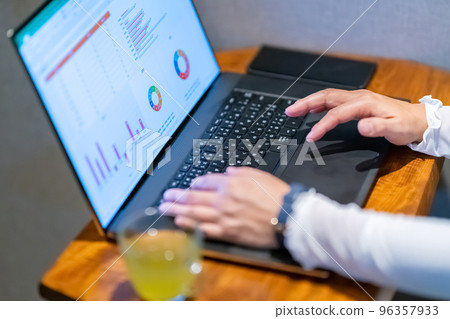 General affairs, clerical work, general clerical work, clerical staff, spreadsheet, graph, comparison, monthly, female, new employee, cafe 96357933